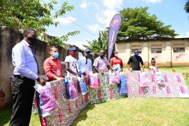 Ruparelia-Foundation-donates-to-community